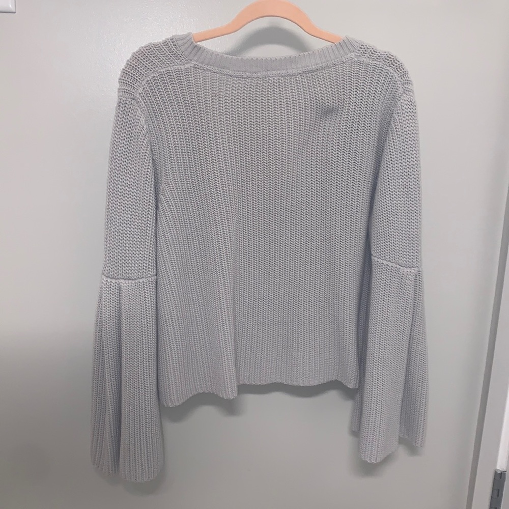 Free people knit sweater. Crop sweater with wide bell sleeves - Picture 3 of 3